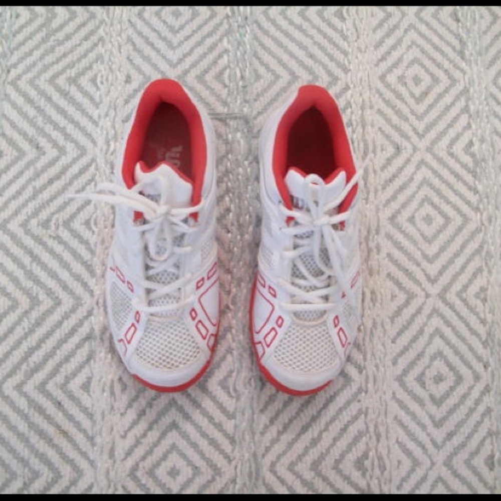 Kids Tennis Shoes